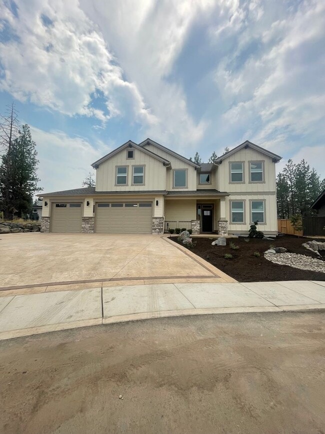 Building Photo - Newer Home in Shevlin West with Mountain V...
