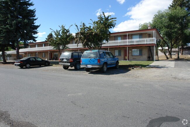 Building Photo - North Atlantic Street Apartments!