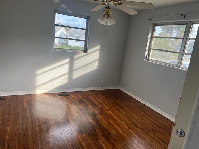 Building Photo - 2326 Cres Ridge Rd