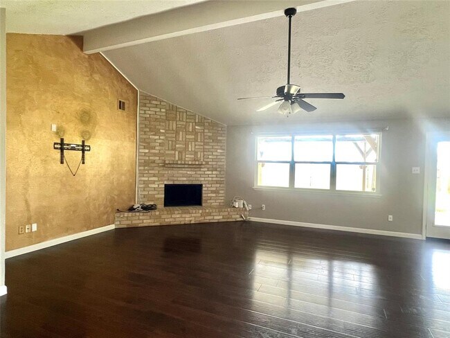 Building Photo - 22114 Pearl Lake Dr