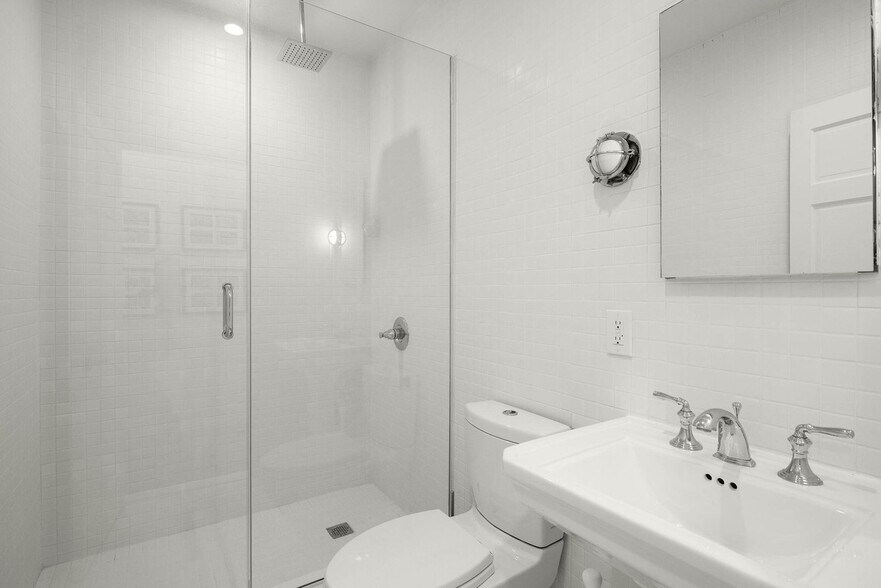 Building Photo - 69 Leonard St