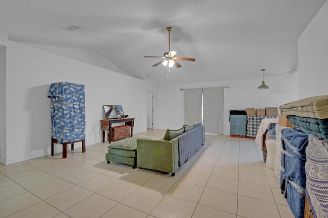 Building Photo - 444 Island View Cir