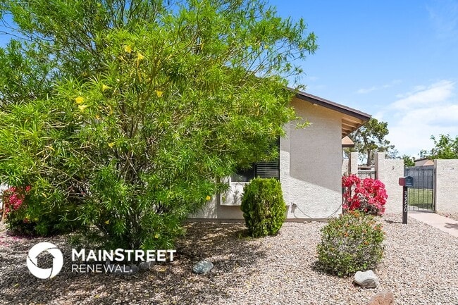 Primary Photo - 3350 W Country Gables Dr