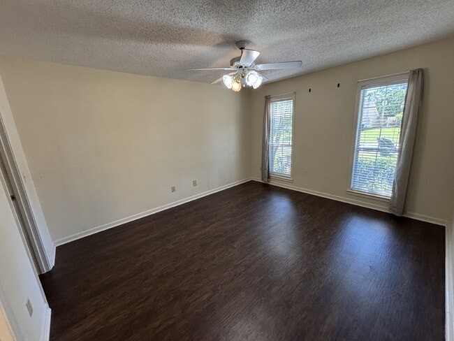 Building Photo - 113 Woodleigh Rd