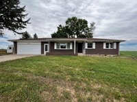 Building Photo - Peaceful Country Living | Mountain Views + Spacious 2 Bed Retreat