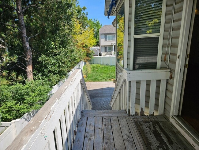 Building Photo - Beautiful 3 Bedroom/2.5 Bathroom in Midvale