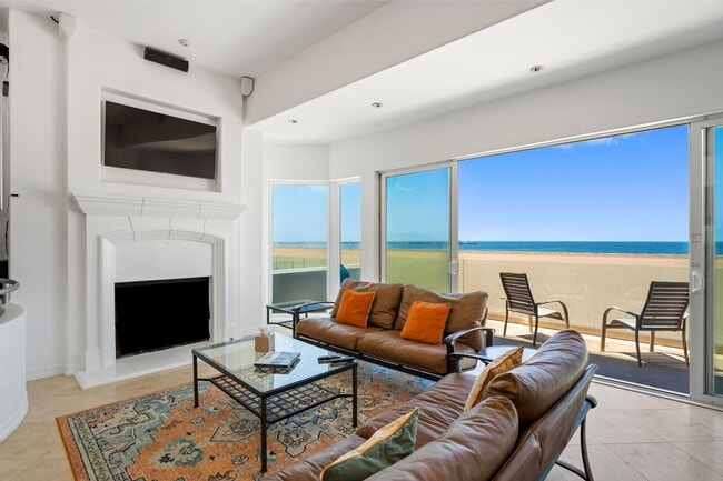 Building Photo - 3525 Ocean Dr