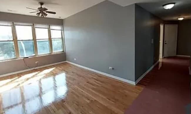 Building Photo - 604 E Marquette Rd