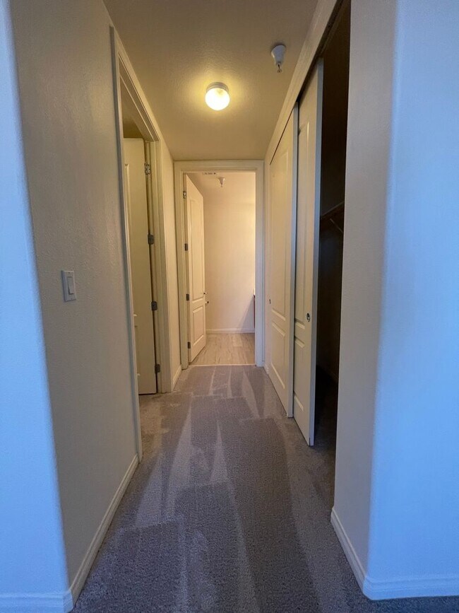 Building Photo - Coming Soon-2 Bedroom Unit in Manhattan Guard Gated Community!