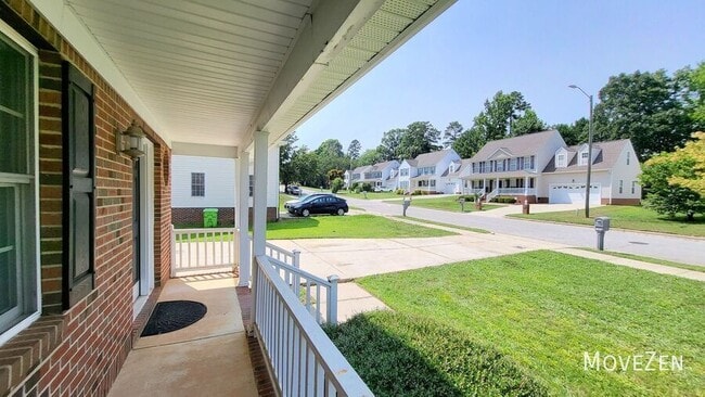 Building Photo - 1316 Ujamaa Dr