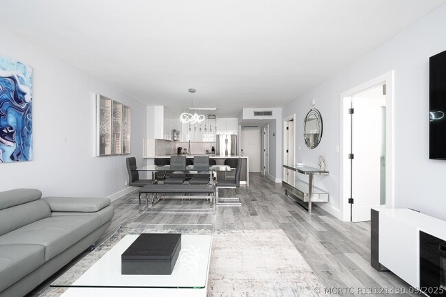 Building Photo - 3725 S Ocean Dr