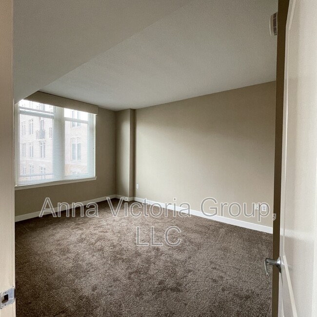 Building Photo - 155 Potomac Passage