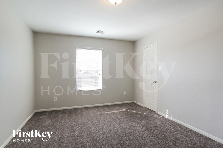 Building Photo - 3106 Thicket Path Way