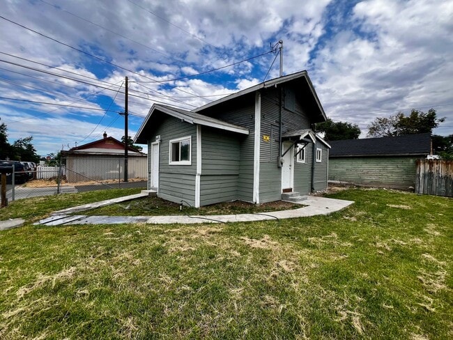 Building Photo - 614 N 4th Ave