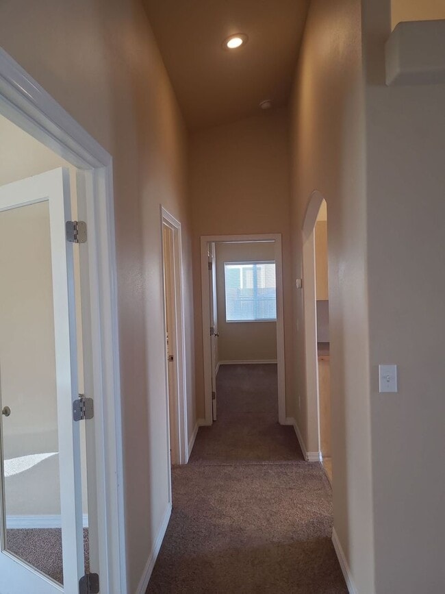 Building Photo - July & August Rent FREE - Central Heat & Air/ Garage/ Bonus Room