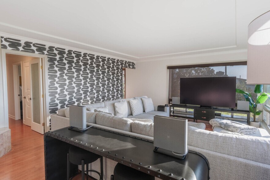 Building Photo - 5008 Onstad St