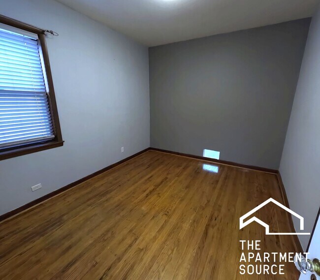 Building Photo - 3117 N Mango Ave