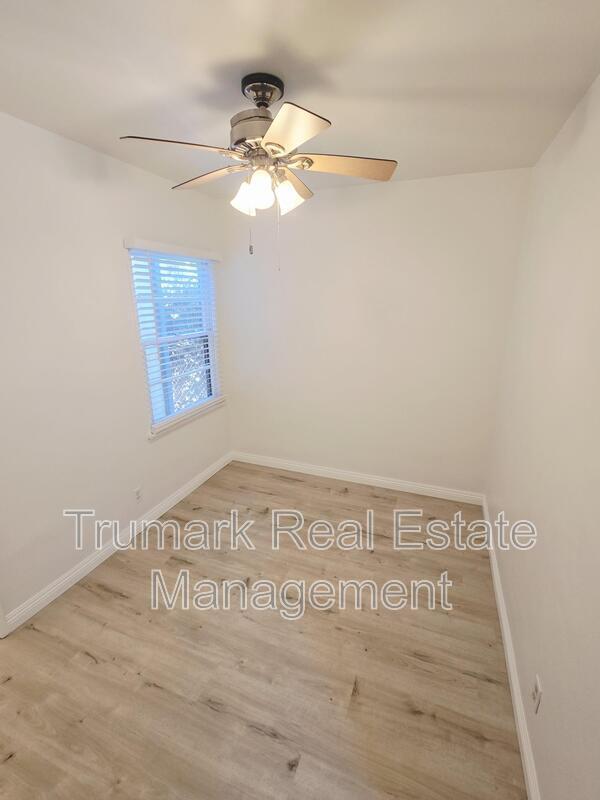 Building Photo - 526 Naranja Dr