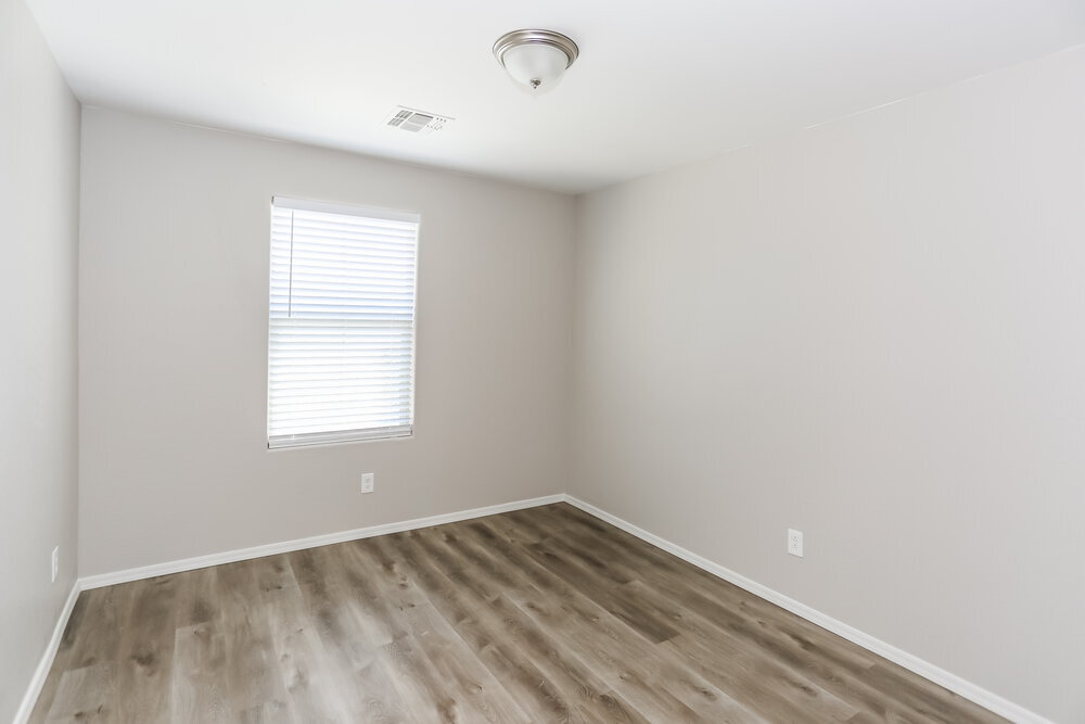 Building Photo - 12116 W Range Mule Dr