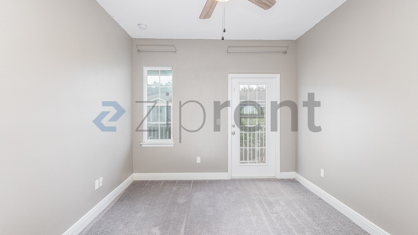 Building Photo - Unit