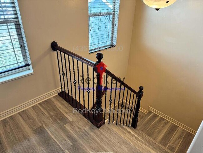 Building Photo - 770 N Single Family Home