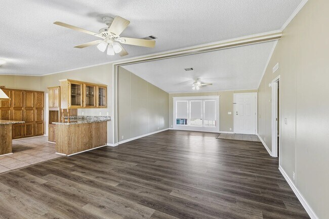 Building Photo - 2430 N Flounder Dr