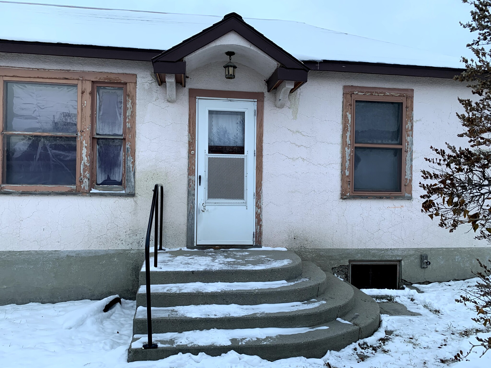 side entrance - 400 Milwaukee Ave