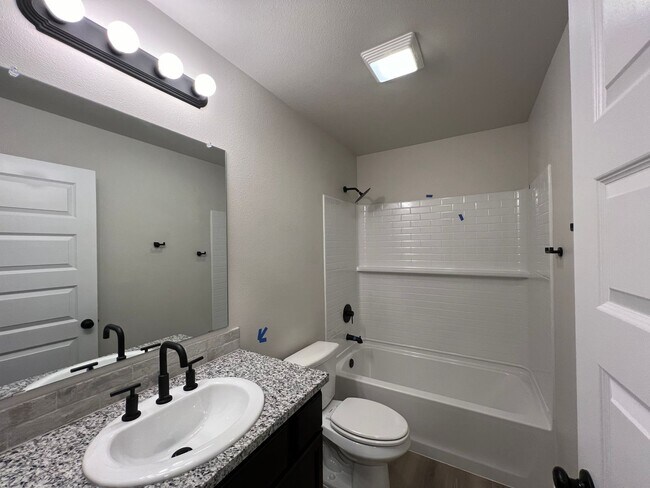 Building Photo - For Rent: Charming 3-Bedroom, 2-Bath Home in West Texas!