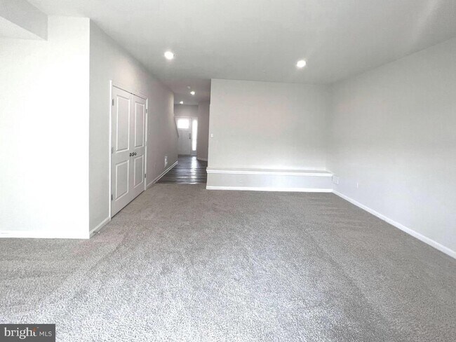 Building Photo - 2013 Thornbrook Wy