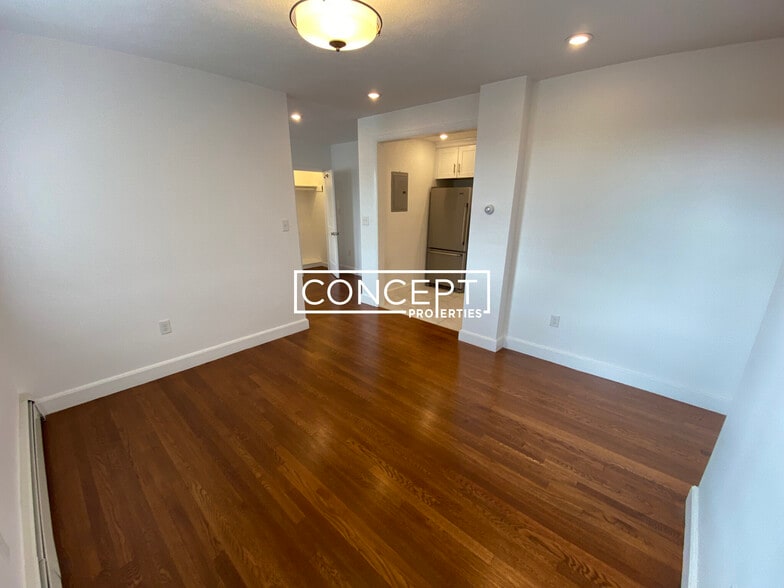 Building Photo - 310 Tappan St