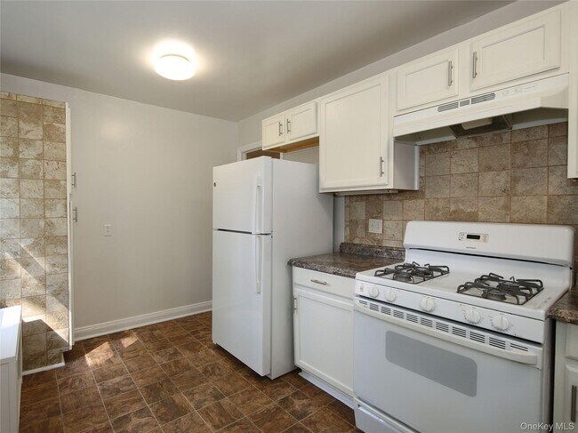 Building Photo - 5 Laurel St