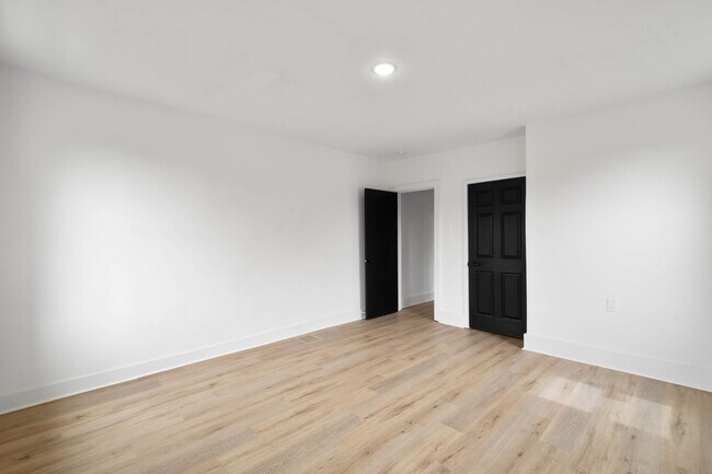 Building Photo - 1125 McNeilly Ave