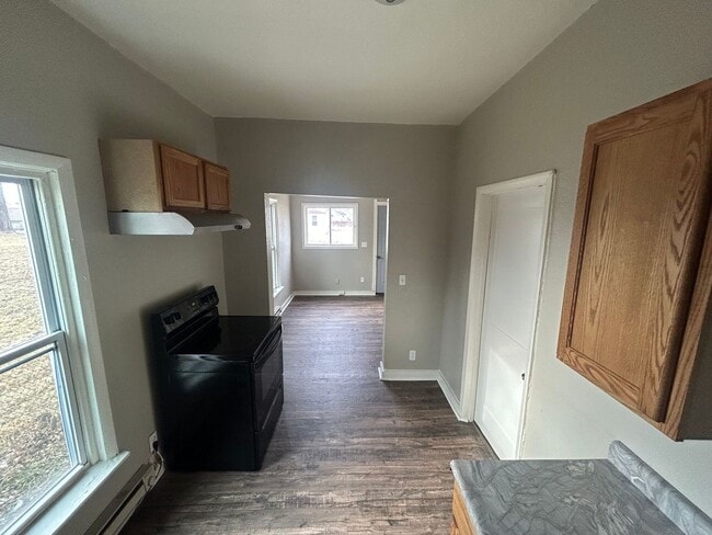 Building Photo - Cozy 2 Bedroom Home Near South Toledo Neighborhood