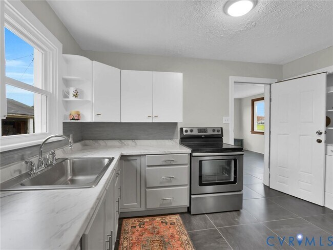 Building Photo - 16703 Mountain Rd