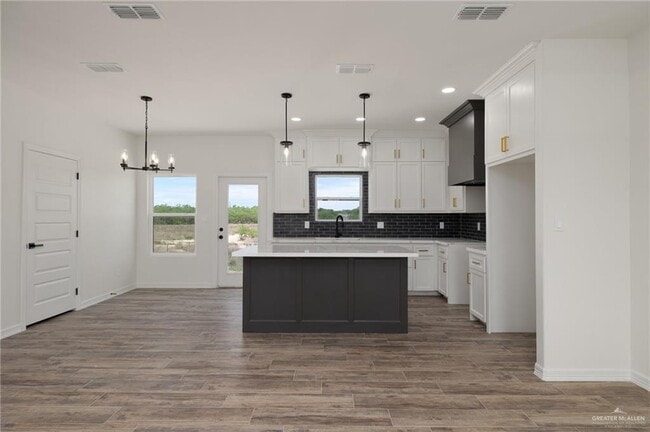Building Photo - 3005 Rio Red Cir