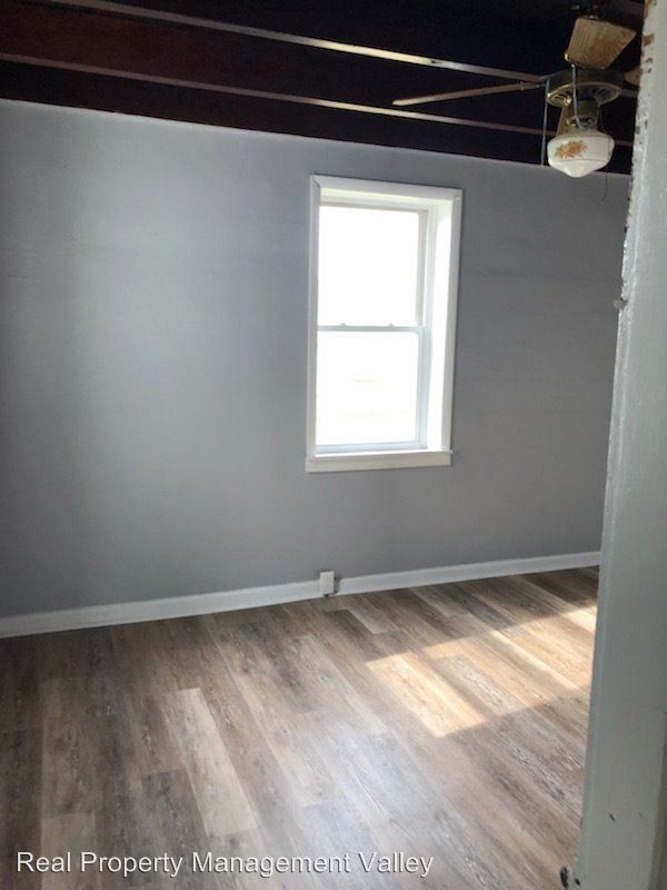 Building Photo - 3 br, 2 bath House - 222 Chestnut Street