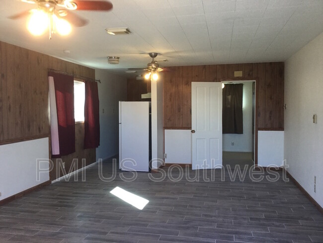 Building Photo - 2088 Del Rey Dr