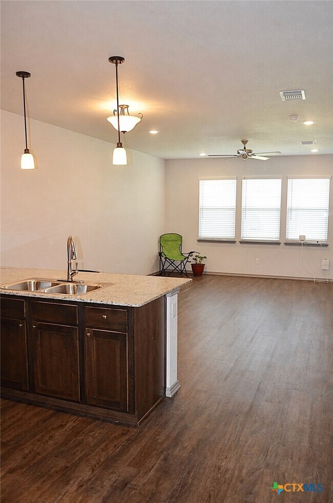 Building Photo - 334 Grn Valley Dr