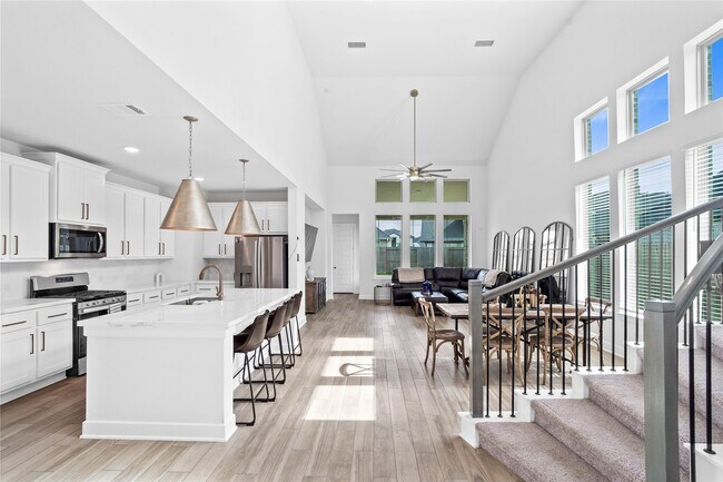 Building Photo - 31411 Weathered Cabin Ct