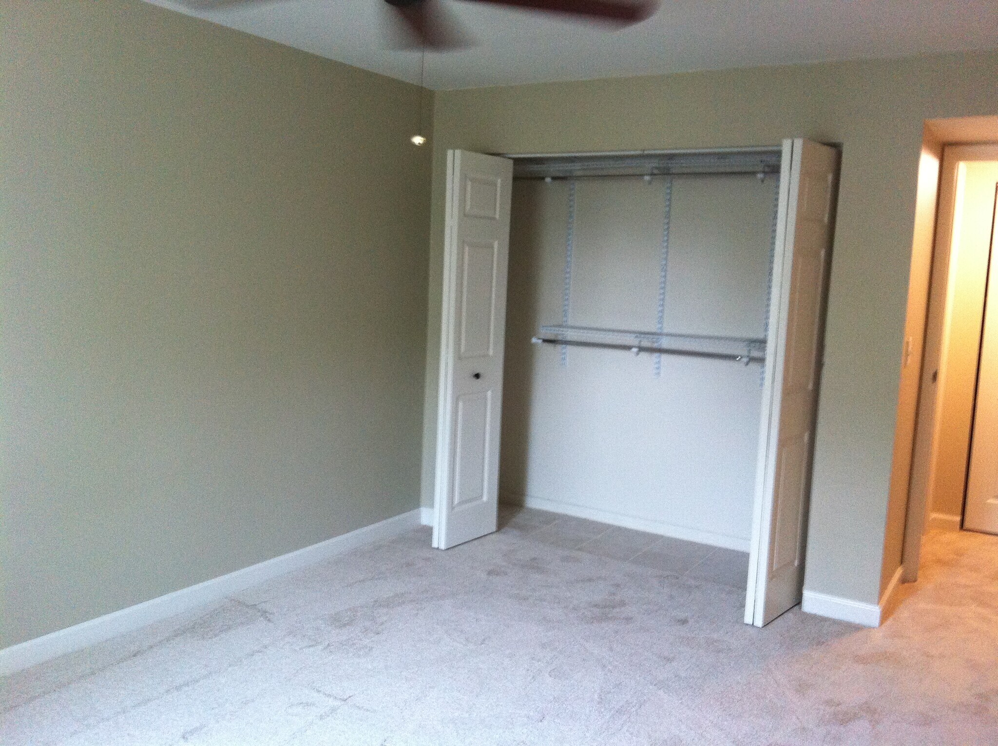 Building Photo - 611 Calais Dr