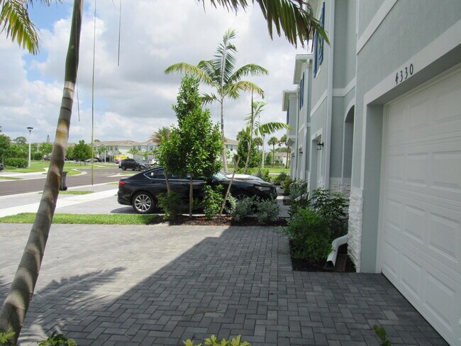 Building Photo - 4332 Pond Lily Ln