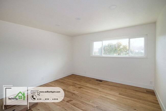 Building Photo - 9905 Merryhill Ln