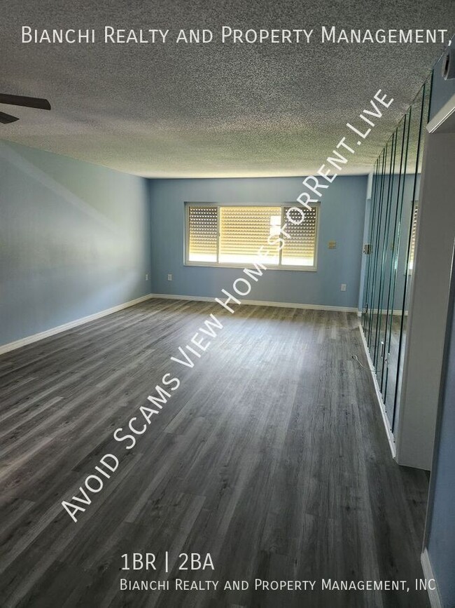 Building Photo - 4525 Cove Cir