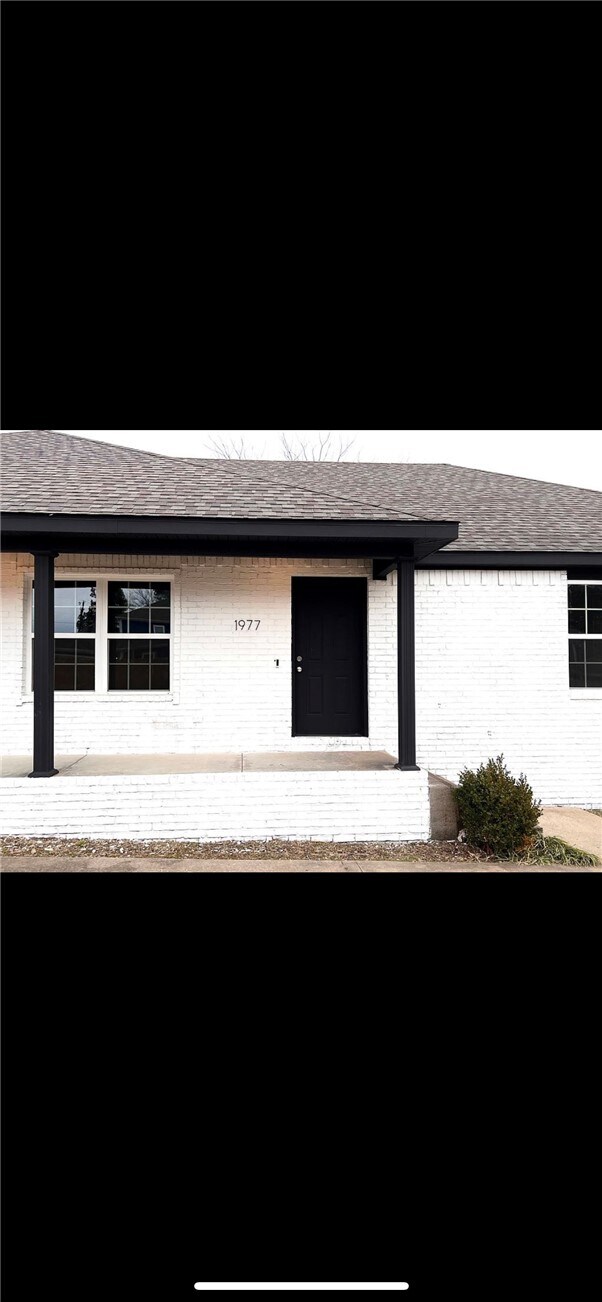 Building Photo - 1977 W Deane St