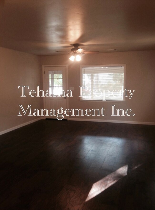 Building Photo - Welcome to this fabulous 3-bedroom, 2-bath home located in the downtown Red Bluff