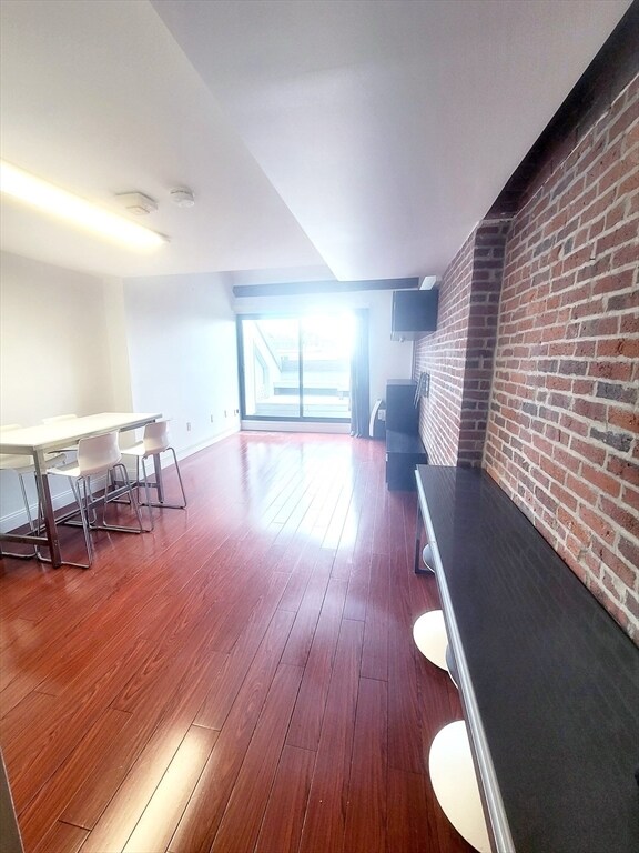 Building Photo - 42 8th St