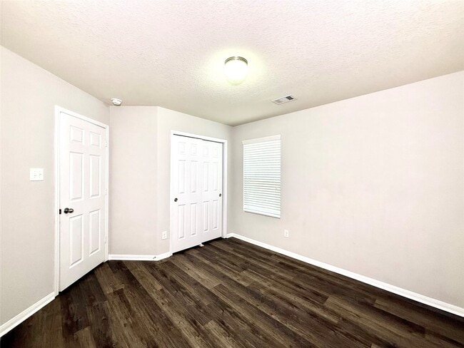 Building Photo - 10646 Chestnut Path Way