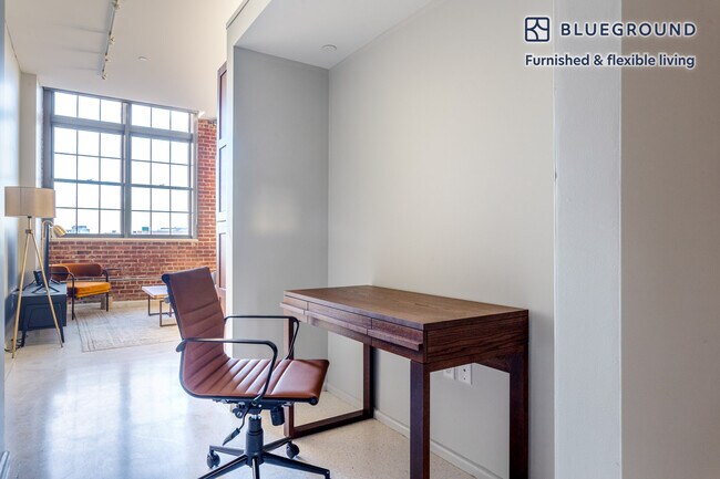 Building Photo - 275 Medford St