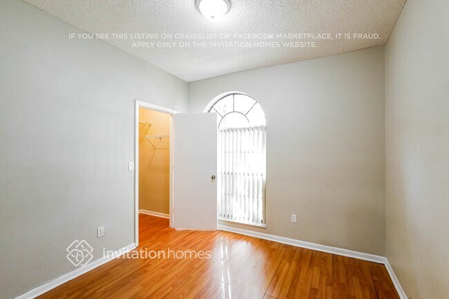 Building Photo - 11571 Waterford Ct