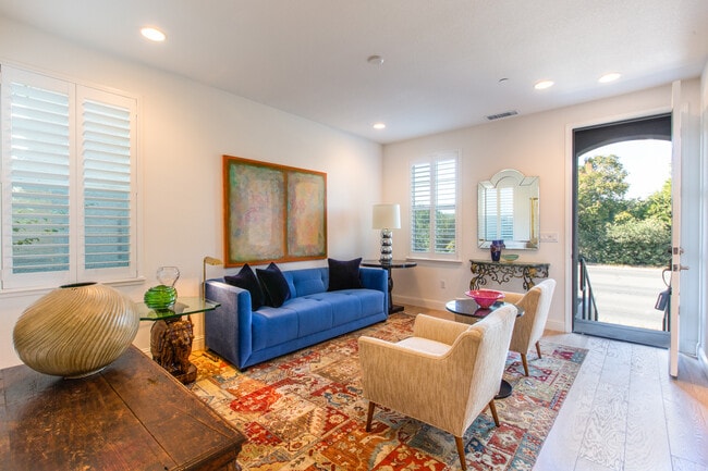 Building Photo - 1110 Healdsburg Ave